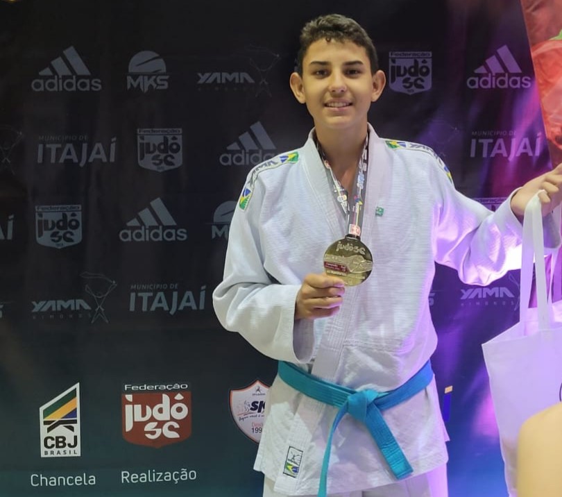 Judô de Sarandi traz títulos e medalhas de meeting interestadual e reafirma importância do projeto Superação